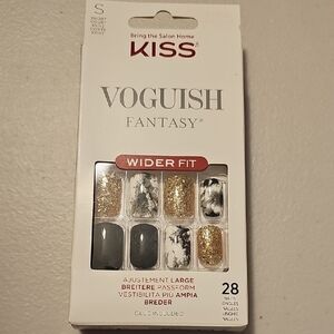 KISS Voguish Fantasy Nail Set - Gold and Black